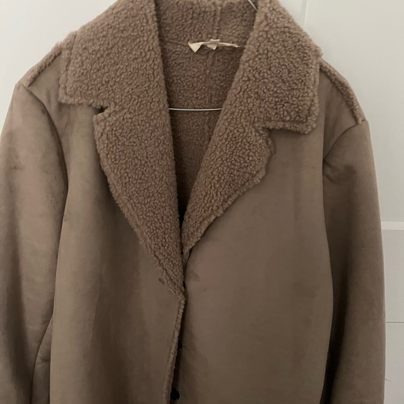 Faux suede light brown jacket. Knee length - Picture 2 of 7